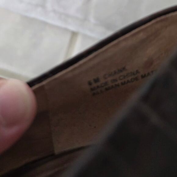 Carlos Santana Croc Skin Chocolate Brown Heels - 6M - Picture 8 of 8